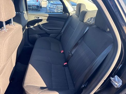 Used 2016 Ford Focus SE w/ SE Power Seat Package image 14