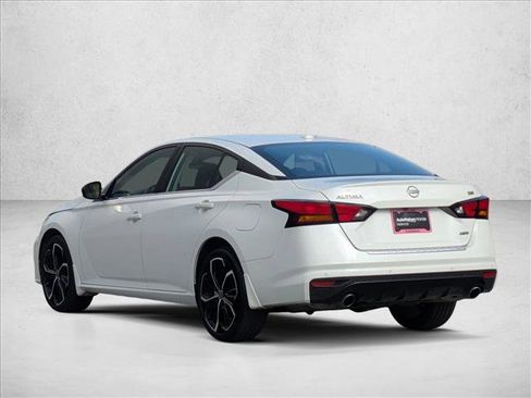 Used 2023 Nissan Altima 2.5 SR w/ SR Premium Package image 8
