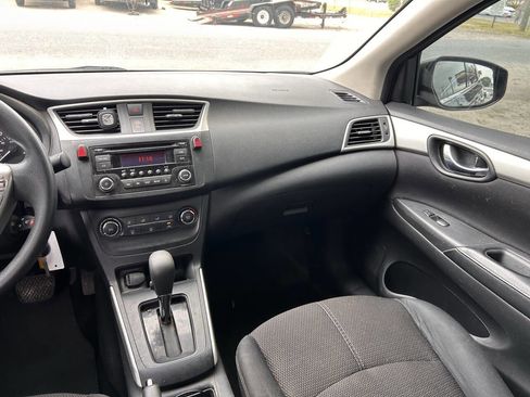 Used 2017 Nissan Sentra S FWD image 4