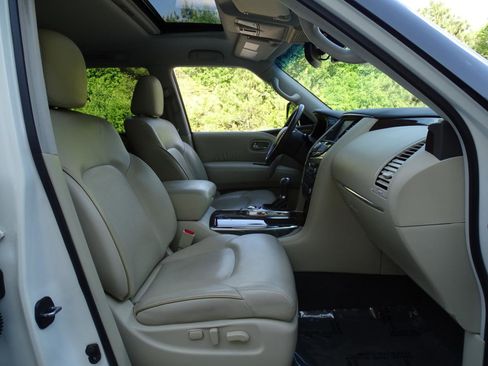 Used 2017 INFINITI QX80 2WD w/ Driver Assistance Package image 30