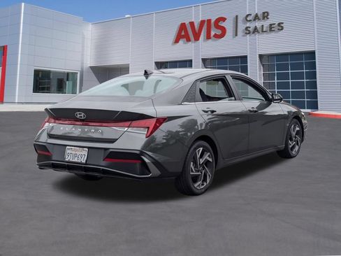 Used 2025 Hyundai Elantra SEL FWD image 6