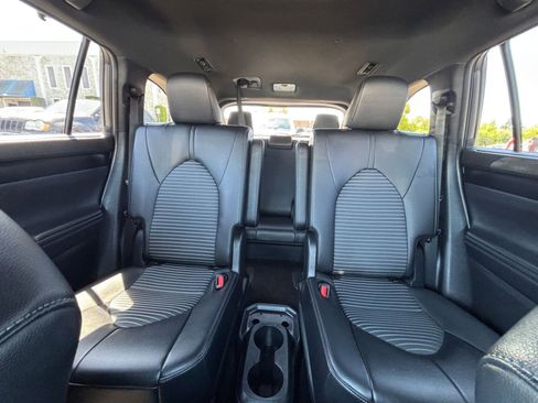 Used 2025 Toyota Highlander XSE AWD/4WD image 42