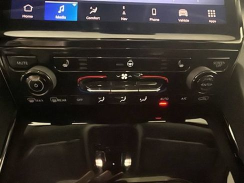 Used 2023 Jeep Grand Cherokee 4WD 4xe image 22
