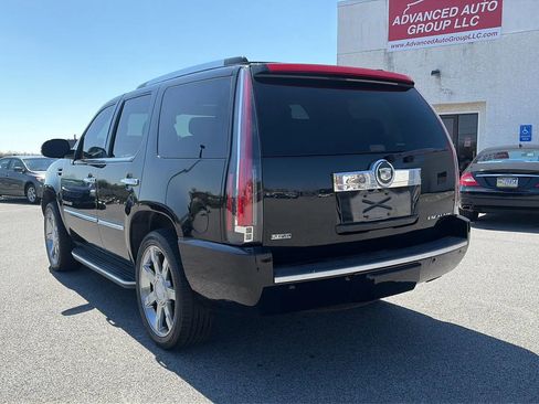 Used 2009 Cadillac Escalade AWD image 11