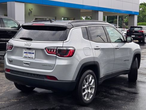 Used 2025 Jeep Compass Limited AWD/4WD image 12