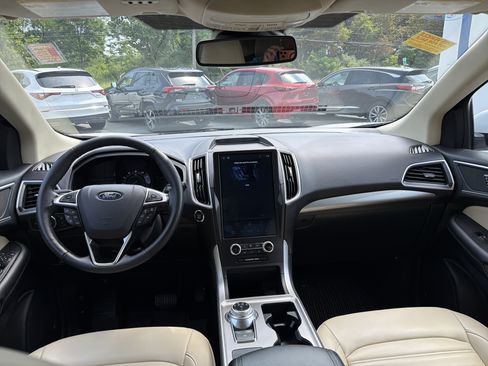 Used 2024 Ford Edge SEL w/ Convenience Package AWD/4WD image 10