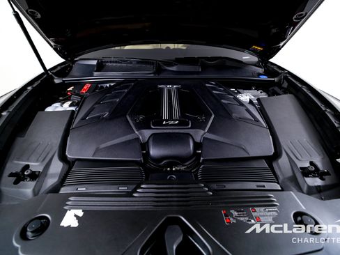 Used 2023 Bentley Bentayga Extended Wheelbase image 34