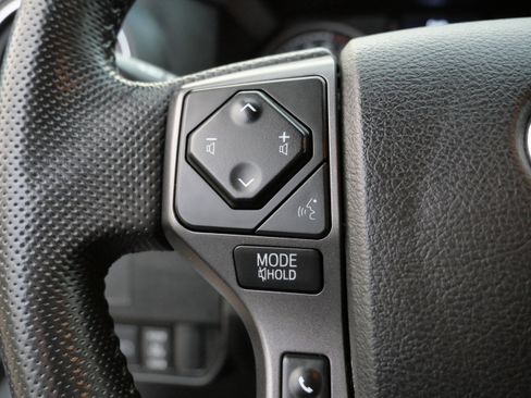 Certified 2022 Toyota Tacoma TRD Off-Road image 28