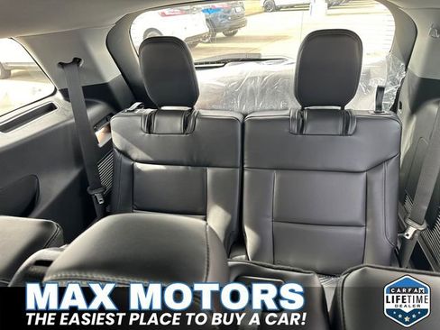 New 2024 Ford Explorer XLT w/ Equipment Group 202A image 19
