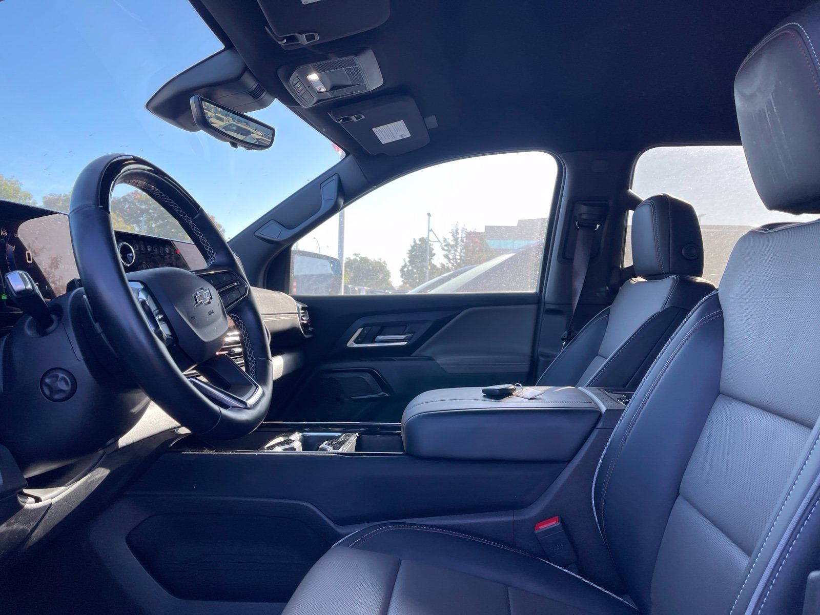 Used 2026 Chevrolet Silverado EV Trail Boss AWD/4WD image 5