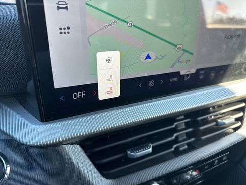 Used 2025 Ford Explorer ST-Line w/ ST-Line Street Pack image 26