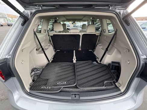 Used 2024 Volkswagen Atlas SEL Premium R-Line image 21