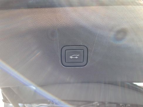 Certified 2023 Buick Enclave Premium image 64