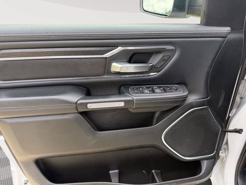 Used 2024 RAM 1500 Laramie AWD/4WD image 9