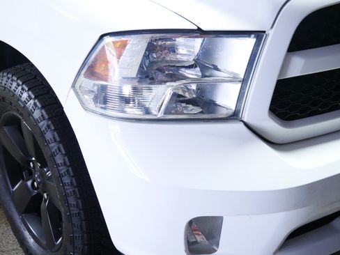Used 2016 RAM 1500 Express AWD/4WD image 16