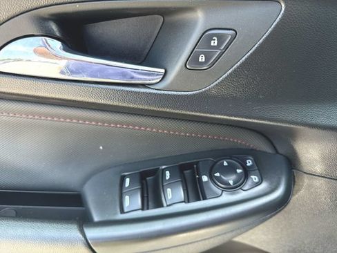 Used 2021 Chevrolet TrailBlazer RS w/ Sun and Liftgate Package AWD/4WD image 23