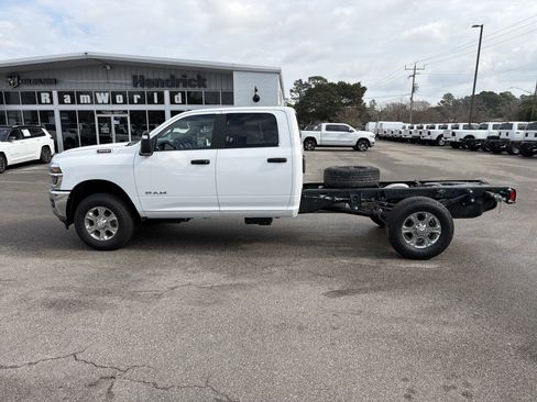 Used 2025 RAM 3500 Big Horn AWD/4WD image 5