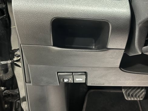 Used 2021 Nissan Kicks SV image 23