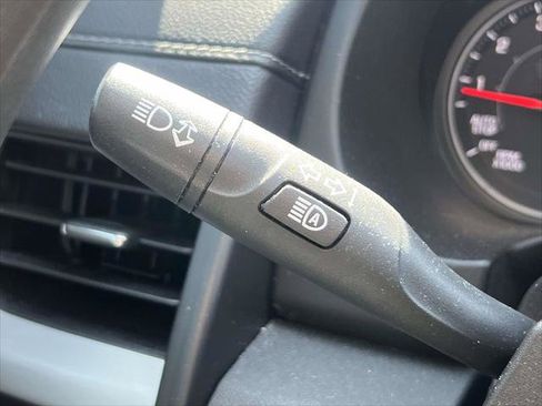 Used 2023 GMC Terrain SLE w/ Driver Convenience Package image 26