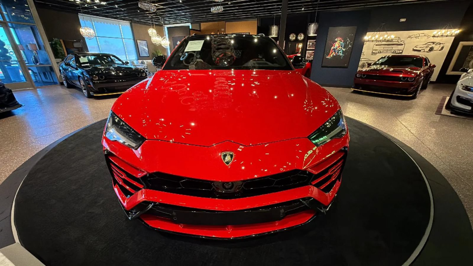 Used 2019 Lamborghini Urus AWD/4WD image 1