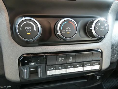 Used 2022 RAM 2500 Tradesman AWD/4WD image 25