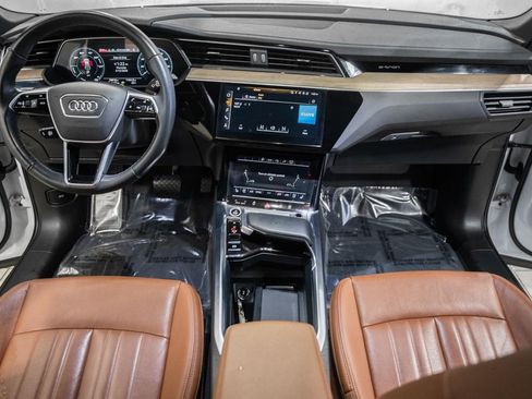 Used 2024 Audi Q8 e-tron Premium Plus image 18