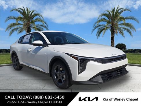 New 2026 Kia K4 LXS image 1