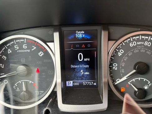Used 2023 Toyota Tacoma SR5 AWD/4WD image 28