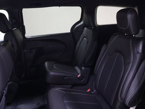 New 2026 Chrysler Pacifica Select image 14