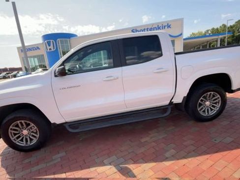 Used 2023 Chevrolet Colorado LT w/ LT Convenience Package II AWD/4WD image 6