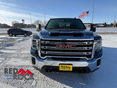 Used 2021 GMC Sierra 2500 SLE image 2