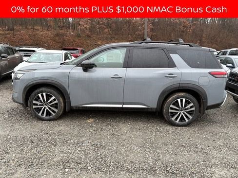 New 2025 Nissan Pathfinder Platinum image 2