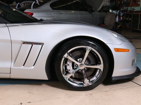 Used 2011 Chevrolet Corvette Grand Sport w/ Preferred Equipment Group RWD image 10