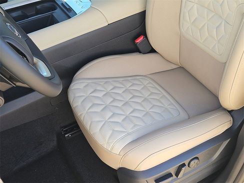 New 2026 Nissan Armada Platinum image 16