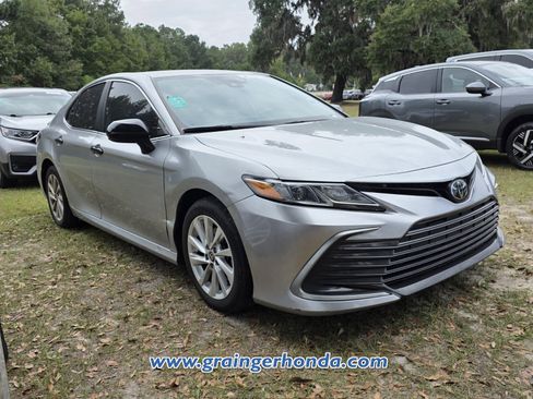 Used 2022 Toyota Camry LE image 8