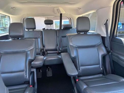 Certified 2025 Ford Expedition Active AWD/4WD image 11