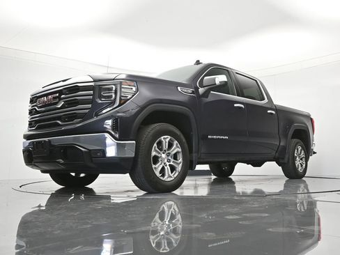 Used 2025 GMC Sierra 1500 SLT AWD/4WD image 38