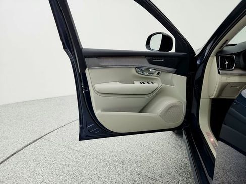 New 2026 Volvo XC90 B6 Ultra w/ Protection Package image 23