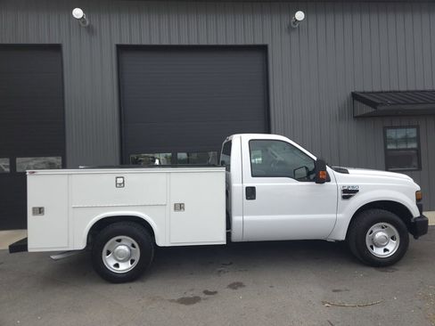 Used 2008 Ford F250 2WD Regular Cab Super Duty image 5