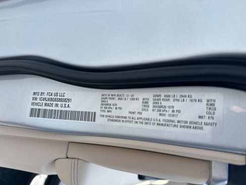 Used 2025 Jeep Grand Cherokee L Limited w/ Luxury Tech Group II AWD/4WD image 38