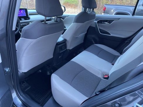 Used 2025 Toyota RAV4 XLE image 12
