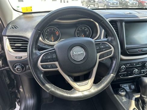 Used 2017 Jeep Cherokee Limited AWD/4WD image 13
