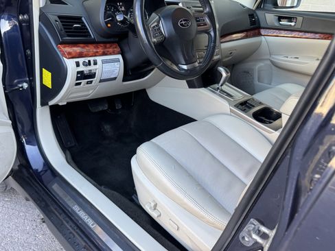Used 2012 Subaru Outback 2.5i Limited w/ Moonroof Pkg image 16