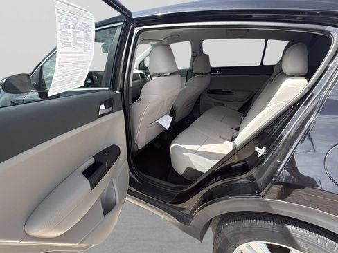 Used 2019 Kia Sportage LX FWD image 16