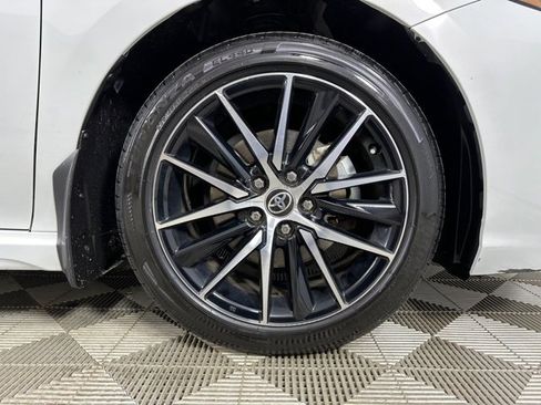 Used 2024 Toyota Camry SE image 9