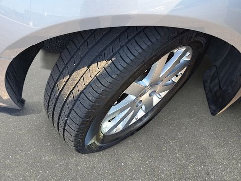 Used 2016 Chrysler Town & Country Touring w/ Driver Convenience Group image 33