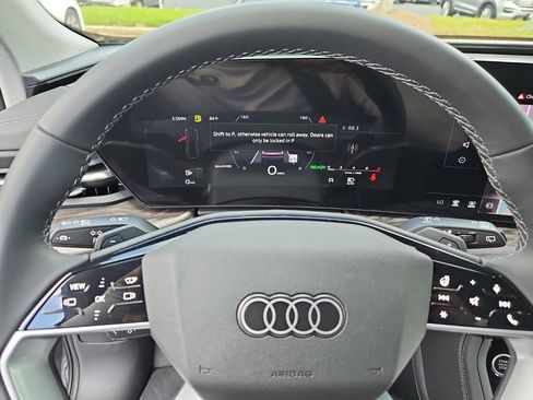 Used 2025 Audi Q5 Premium Plus AWD/4WD image 11