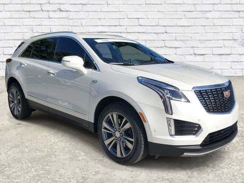 Certified 2024 Cadillac XT5 Premium Luxury w/ Technology Package FWD image 5