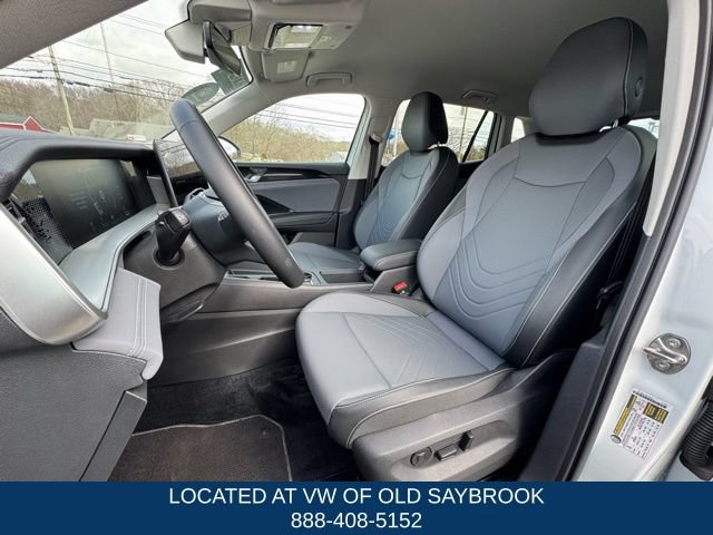 Used 2025 Volkswagen Tiguan SE AWD/4WD image 29