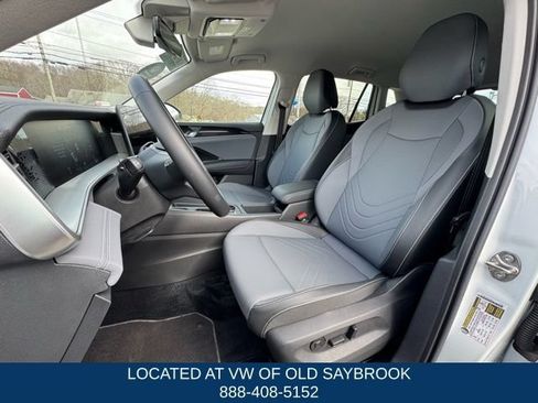 Certified 2025 Volkswagen Tiguan SE AWD/4WD image 29